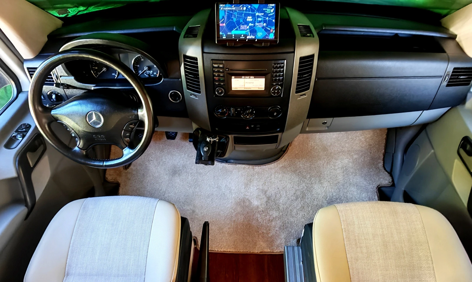 Кемпер Mercedes-Benz SPRINTER 313 CDI CUSTOM, 5 местен, снимка 8 - Каравани и кемпери - 55963088