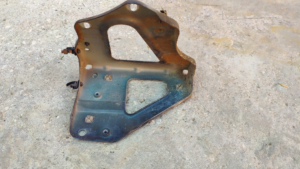 Преден държач на броня за Audi A6 4F C6 4f0821146a