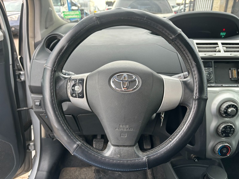 Toyota Yaris 1.4D , снимка 13 - Автомобили и джипове - 44385491