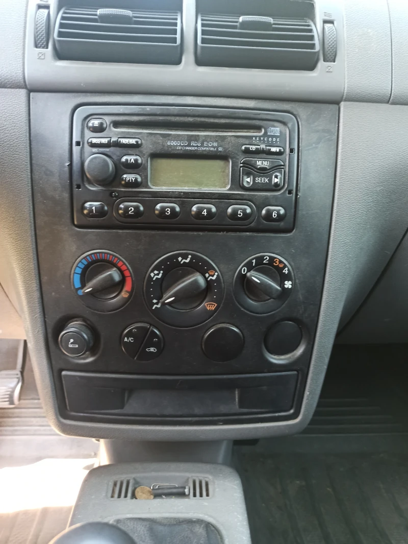 Ford Connect, снимка 13 - Автомобили и джипове - 46930982