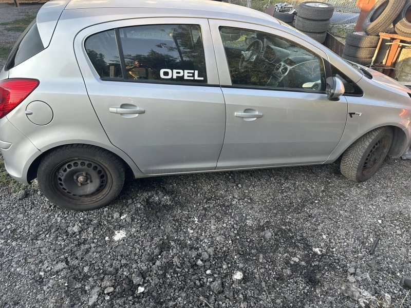 Opel Corsa 1.4 90 ГАЗ, снимка 5 - Автомобили и джипове - 52700180