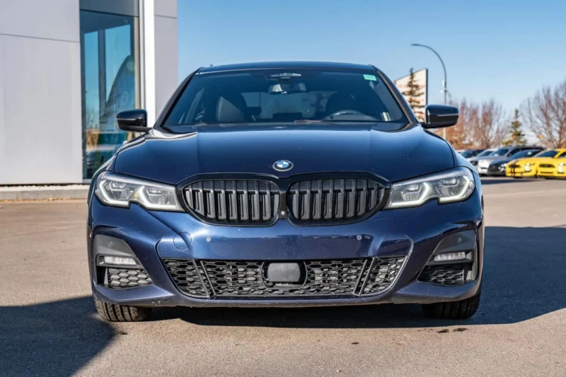 BMW 330 xDrive* M-pack* LASER* Distr* Harman/Kardon* 360* , снимка 2 - Автомобили и джипове - 52695542