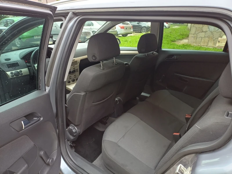 Opel Astra 1.9 CDTI, снимка 6 - Автомобили и джипове - 52865947