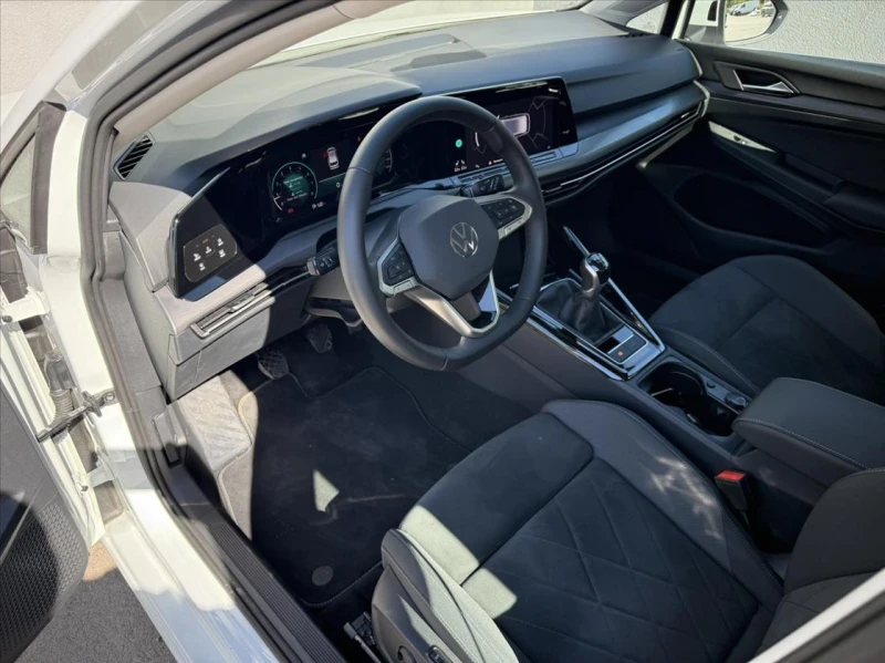 VW Golf 1.5 TSI, снимка 11 - Автомобили и джипове - 52874681