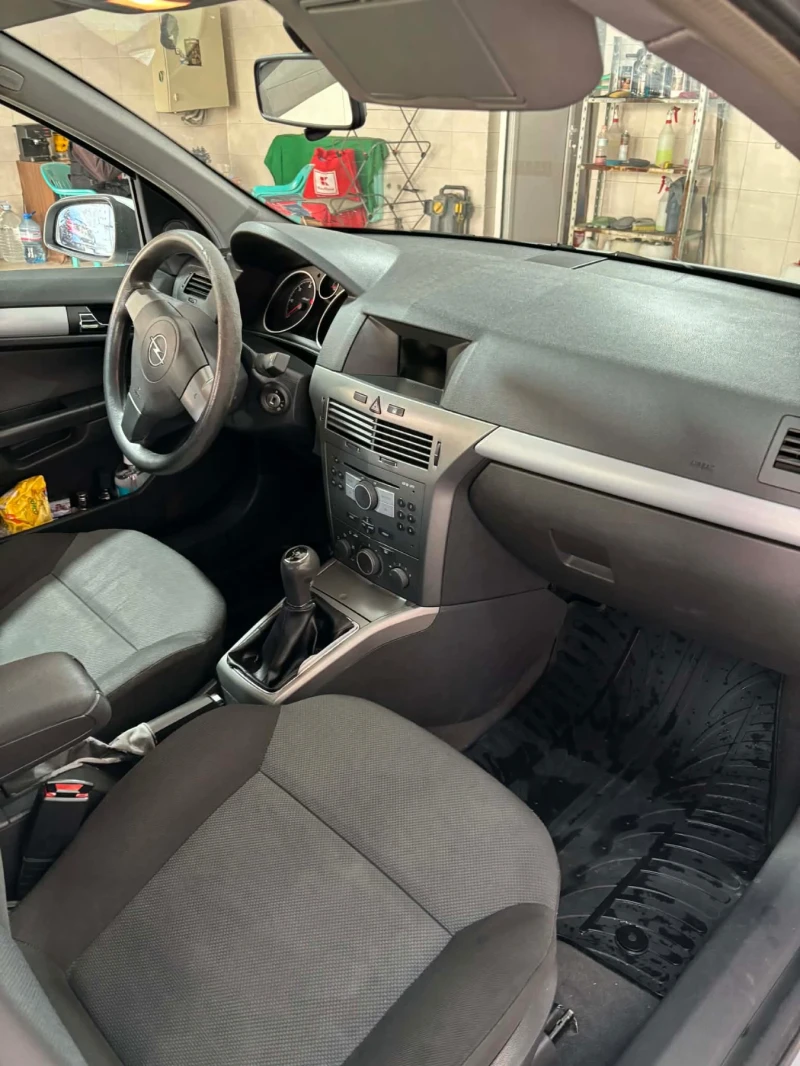 Opel Astra Обслужена!!, снимка 8 - Автомобили и джипове - 53022275