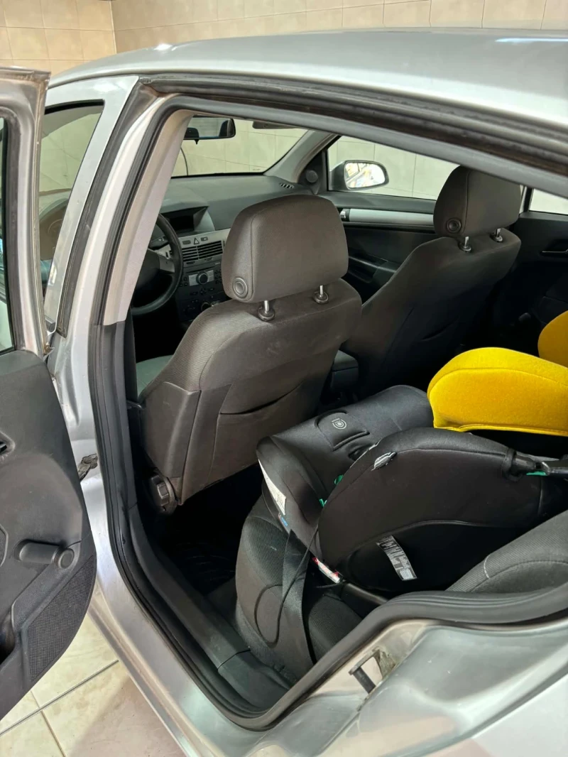 Opel Astra Обслужена!!, снимка 6 - Автомобили и джипове - 53022275