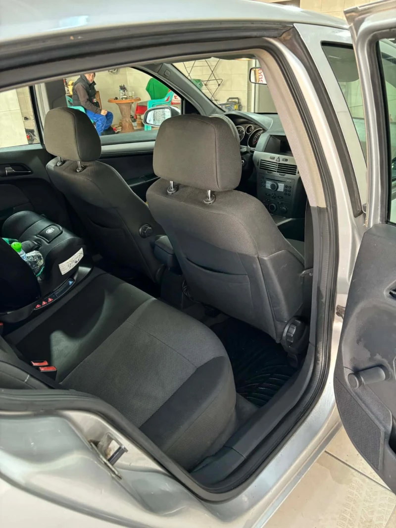 Opel Astra Обслужена!!, снимка 7 - Автомобили и джипове - 53022275