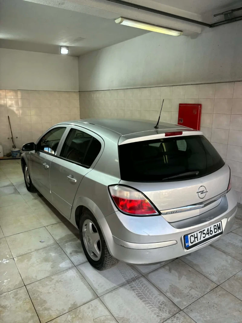 Opel Astra Обслужена!!, снимка 3 - Автомобили и джипове - 53022275