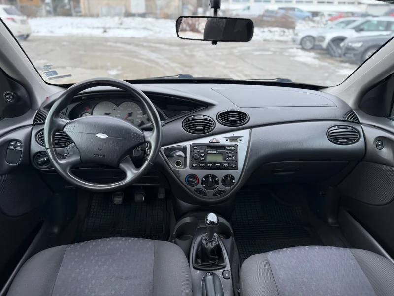 Ford Focus 1.6 Климатик Регистриран, снимка 9 - Автомобили и джипове - 53101644