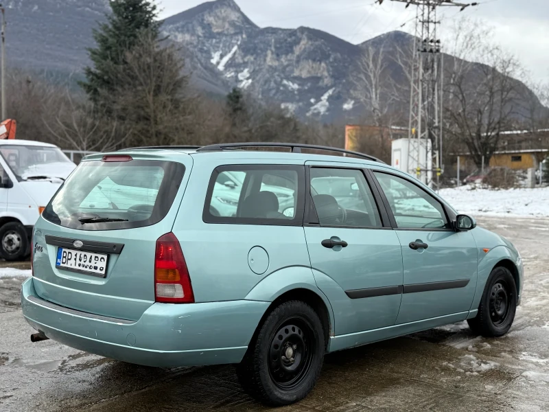 Ford Focus 1.6 Климатик Регистриран, снимка 7 - Автомобили и джипове - 53101644