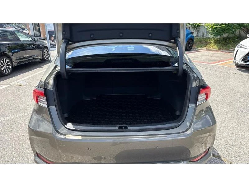 Toyota Corolla SDN 1.8HSD LUXURY, снимка 10 - Автомобили и джипове - 54786606