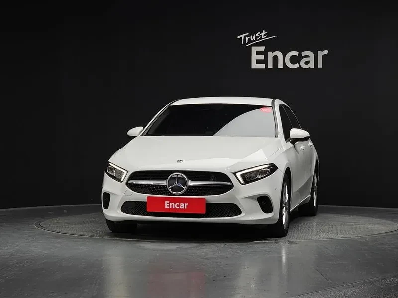 Mercedes-Benz A 200 Hatchback, снимка 3 - Автомобили и джипове - 55951602