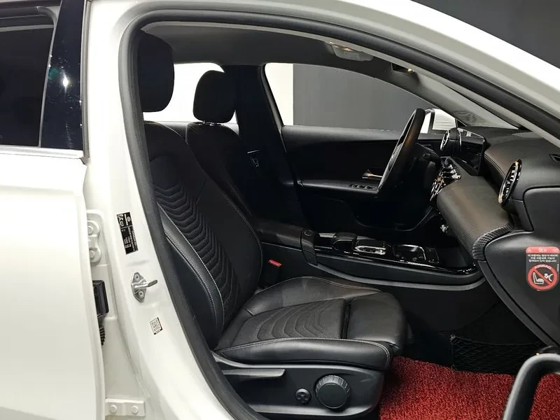 Mercedes-Benz A 200 Hatchback, снимка 10 - Автомобили и джипове - 55951602