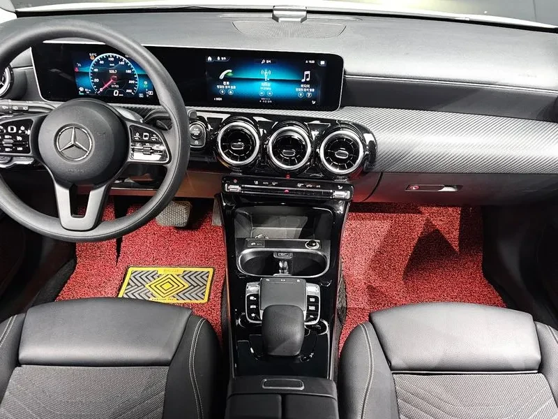 Mercedes-Benz A 200 Hatchback, снимка 7 - Автомобили и джипове - 55951602