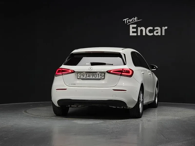 Mercedes-Benz A 200 Hatchback, снимка 4 - Автомобили и джипове - 55951602