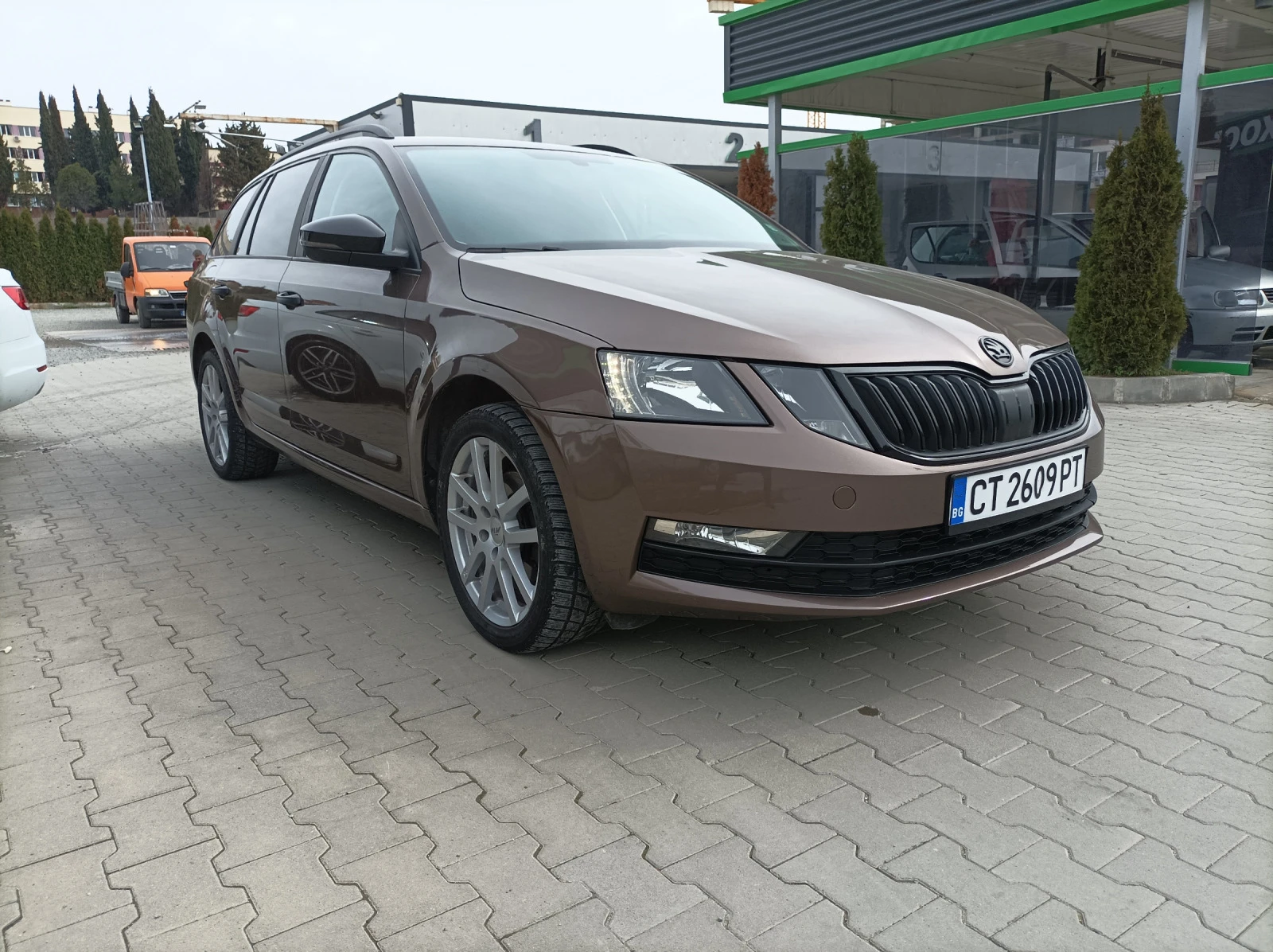 Skoda Octavia БЕНЗИН 1.5 150 автомат 100 000 реални км 2018 - изображение 2