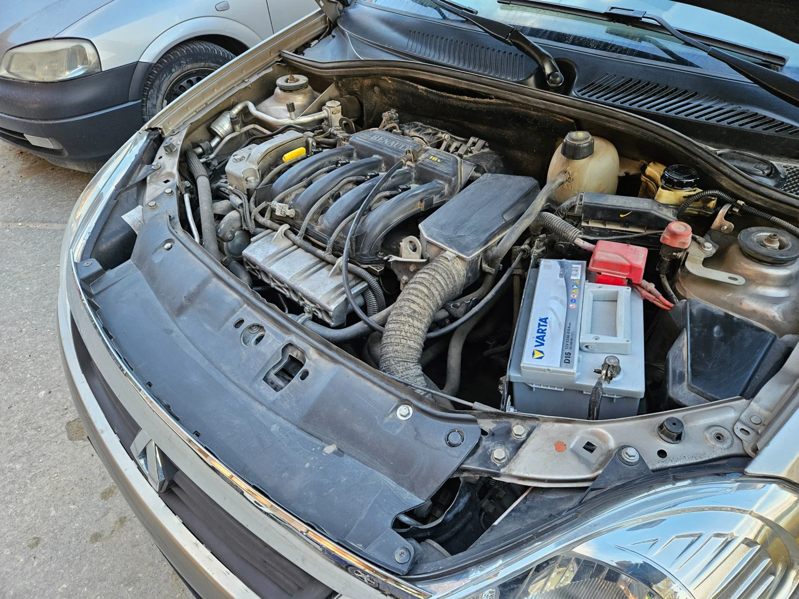 Renault Clio 1.4, 16V Symbol - изображение 8
