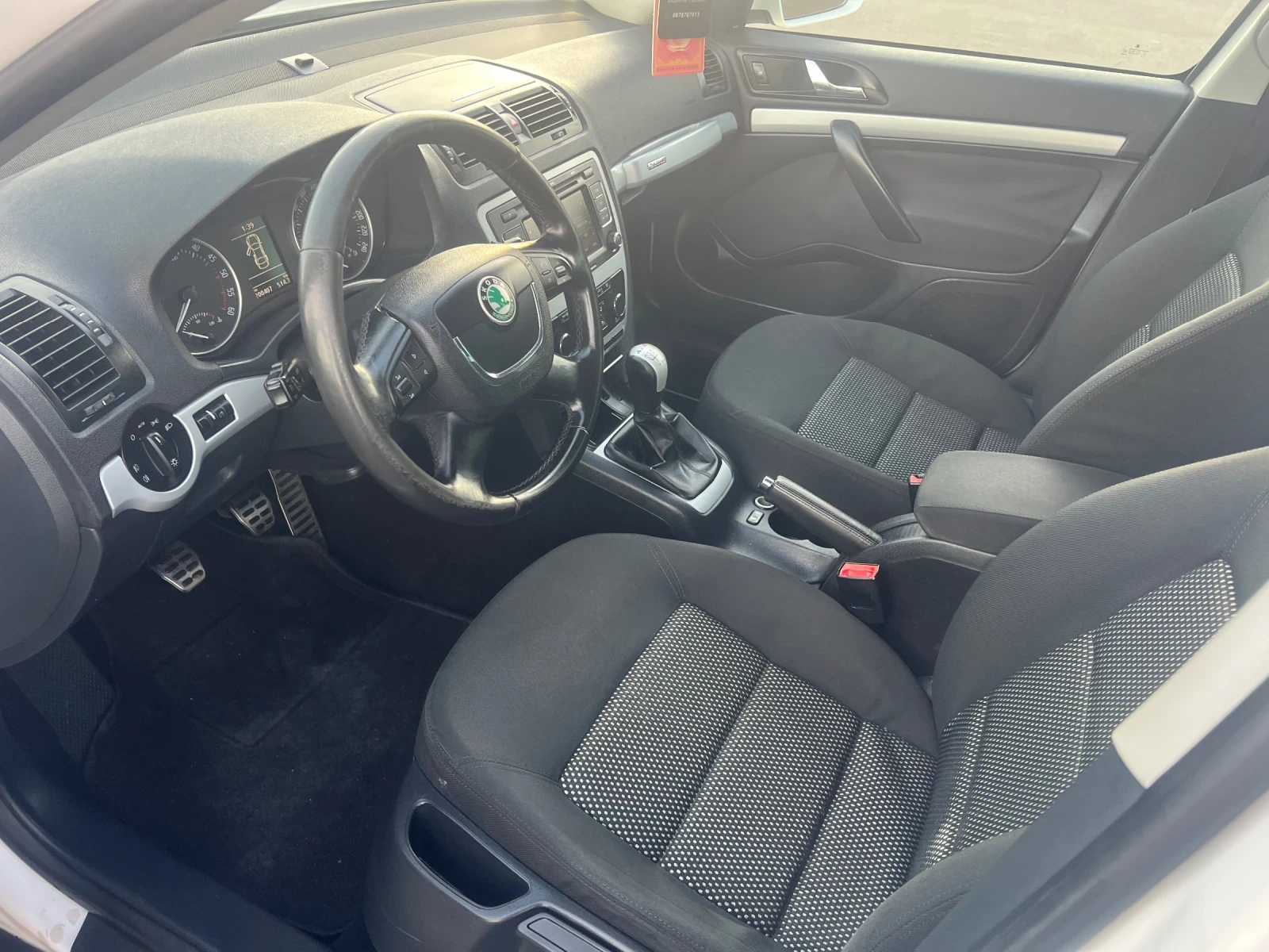 Skoda Octavia Scout 4x4 2.0 140 - изображение 7