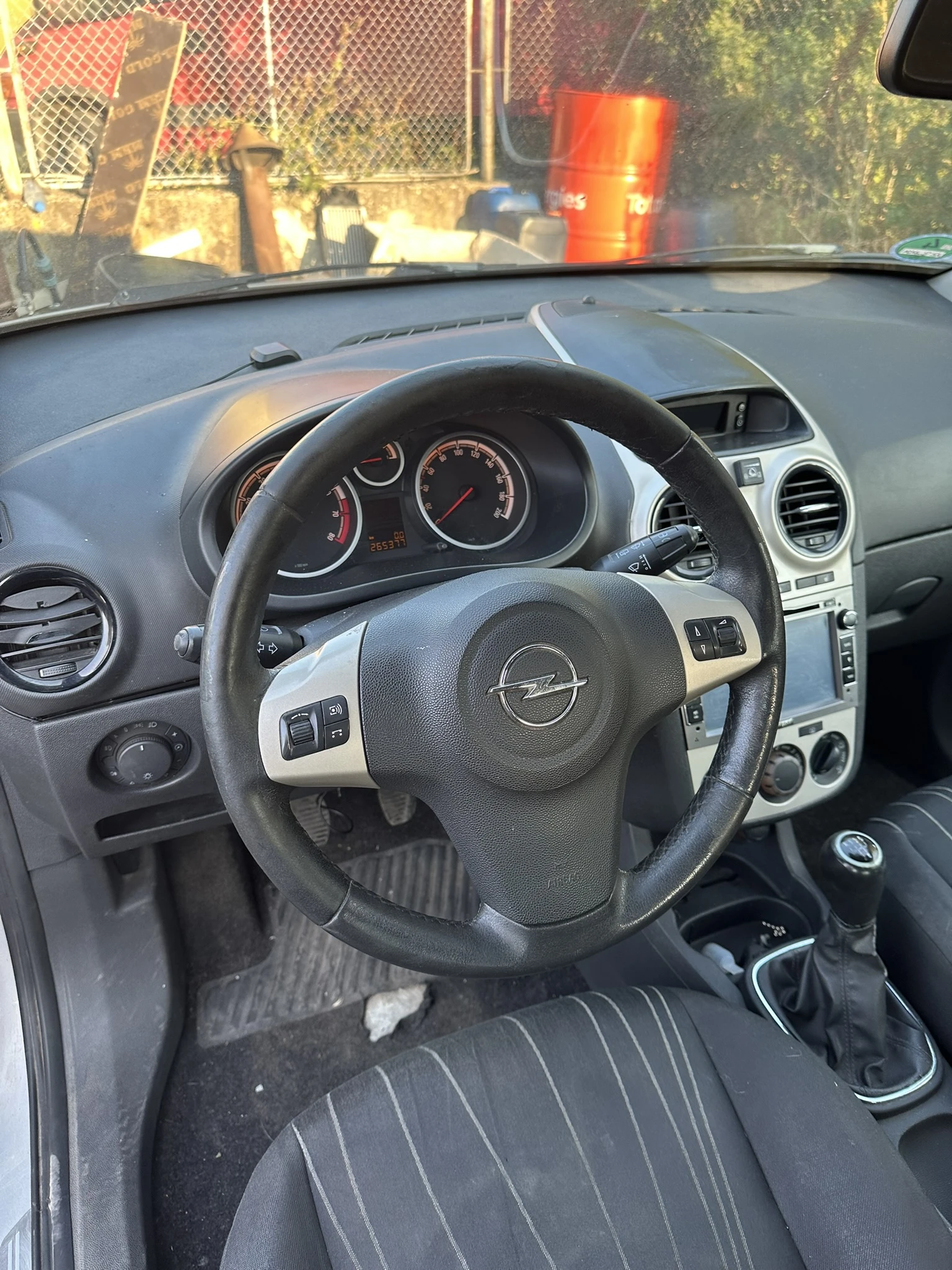 Opel Corsa 1.4 90 ГАЗ - изображение 10