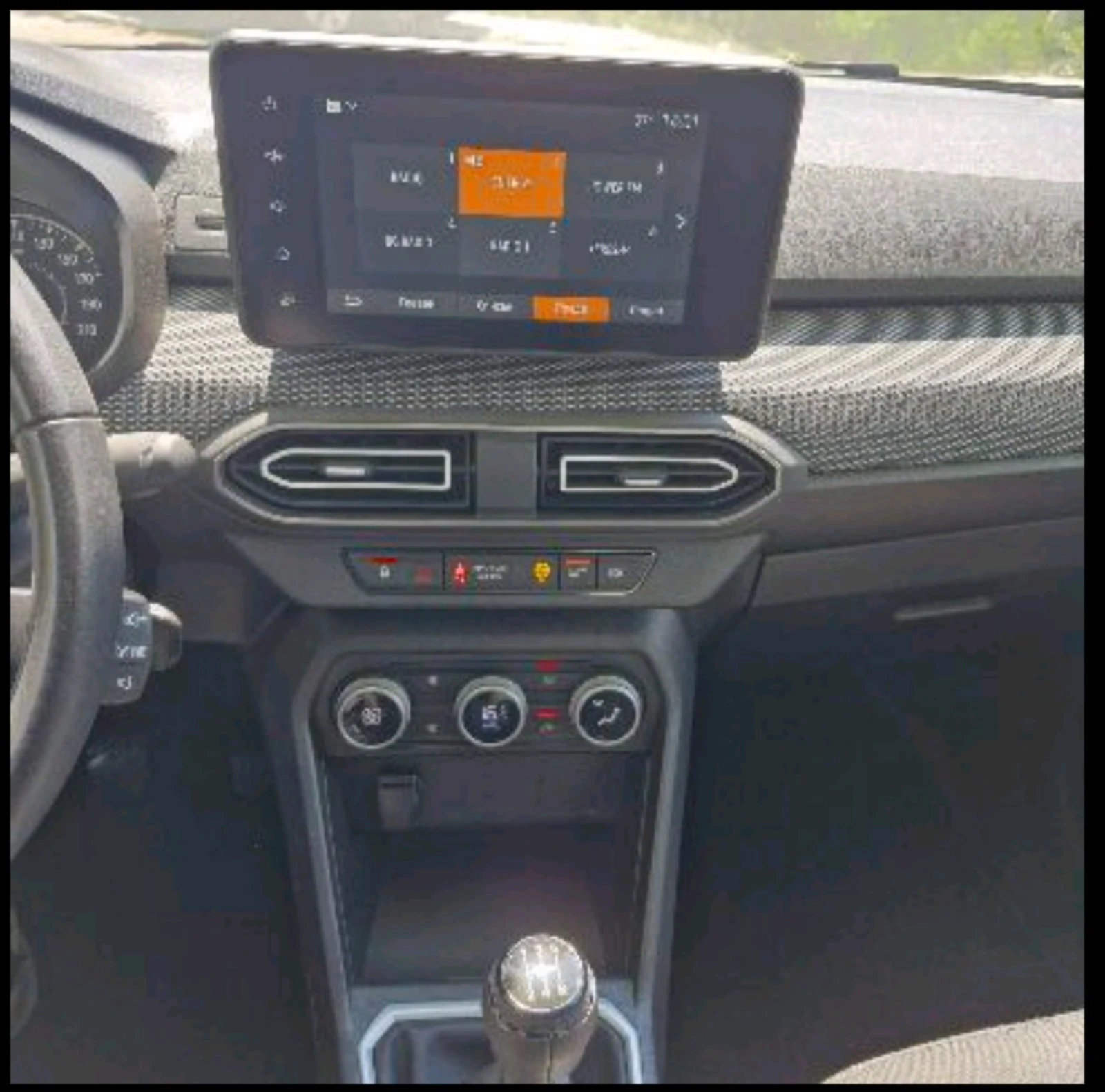 Dacia Logan  - изображение 6