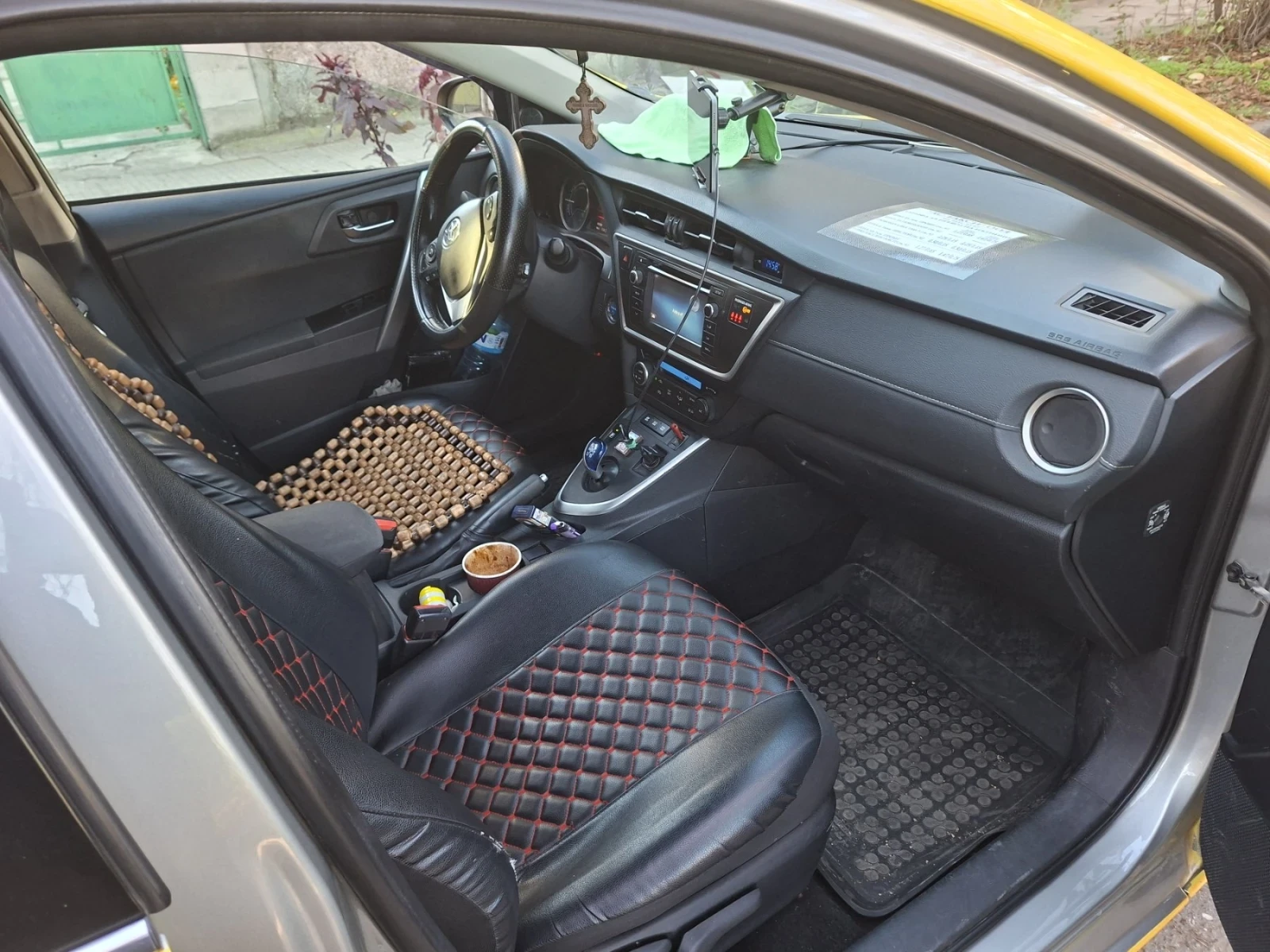 Toyota Auris 1.8 - изображение 7