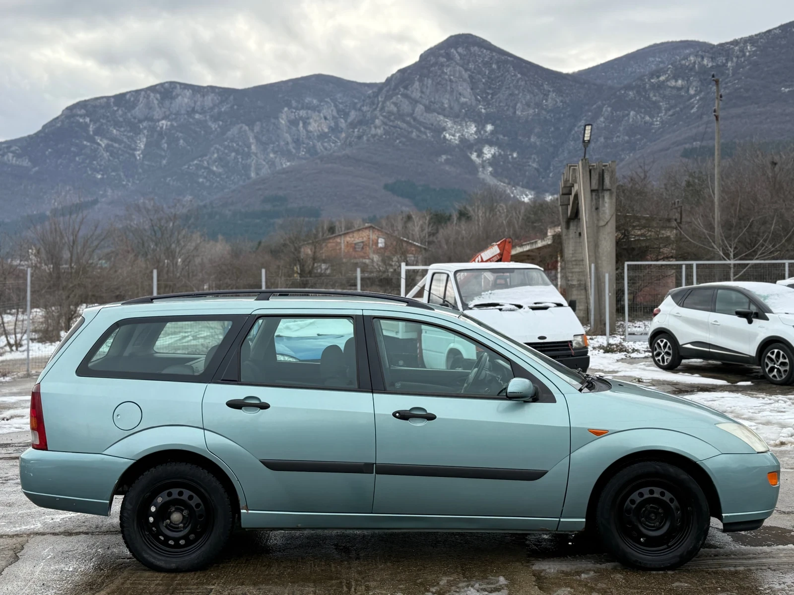 Ford Focus 1.6 Климатик Регистриран - изображение 8