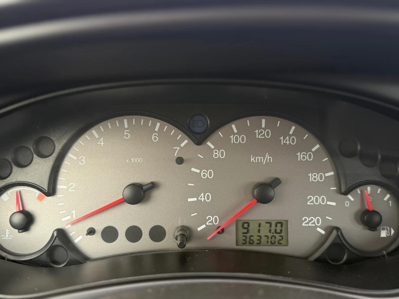 Ford Focus 1.6 Климатик Регистриран - изображение 10