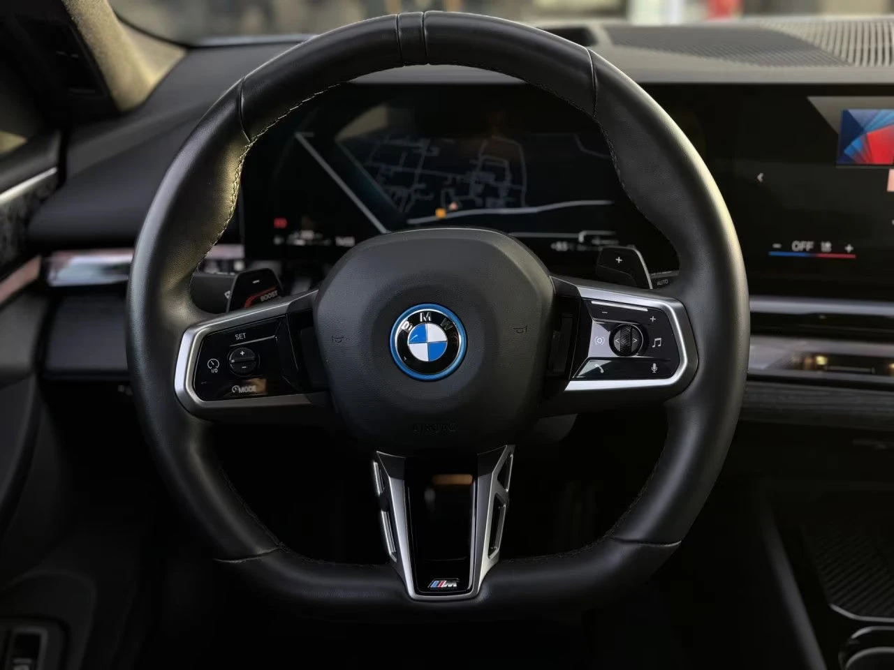 BMW 550 e/xDRIVE/489HP/MSPORT/20/MSPORT/360/B&W/HUD/916v - изображение 7