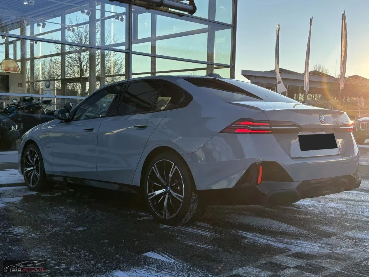 BMW 550 e/xDRIVE/489HP/MSPORT/20/MSPORT/360/B&W/HUD/916v - изображение 3