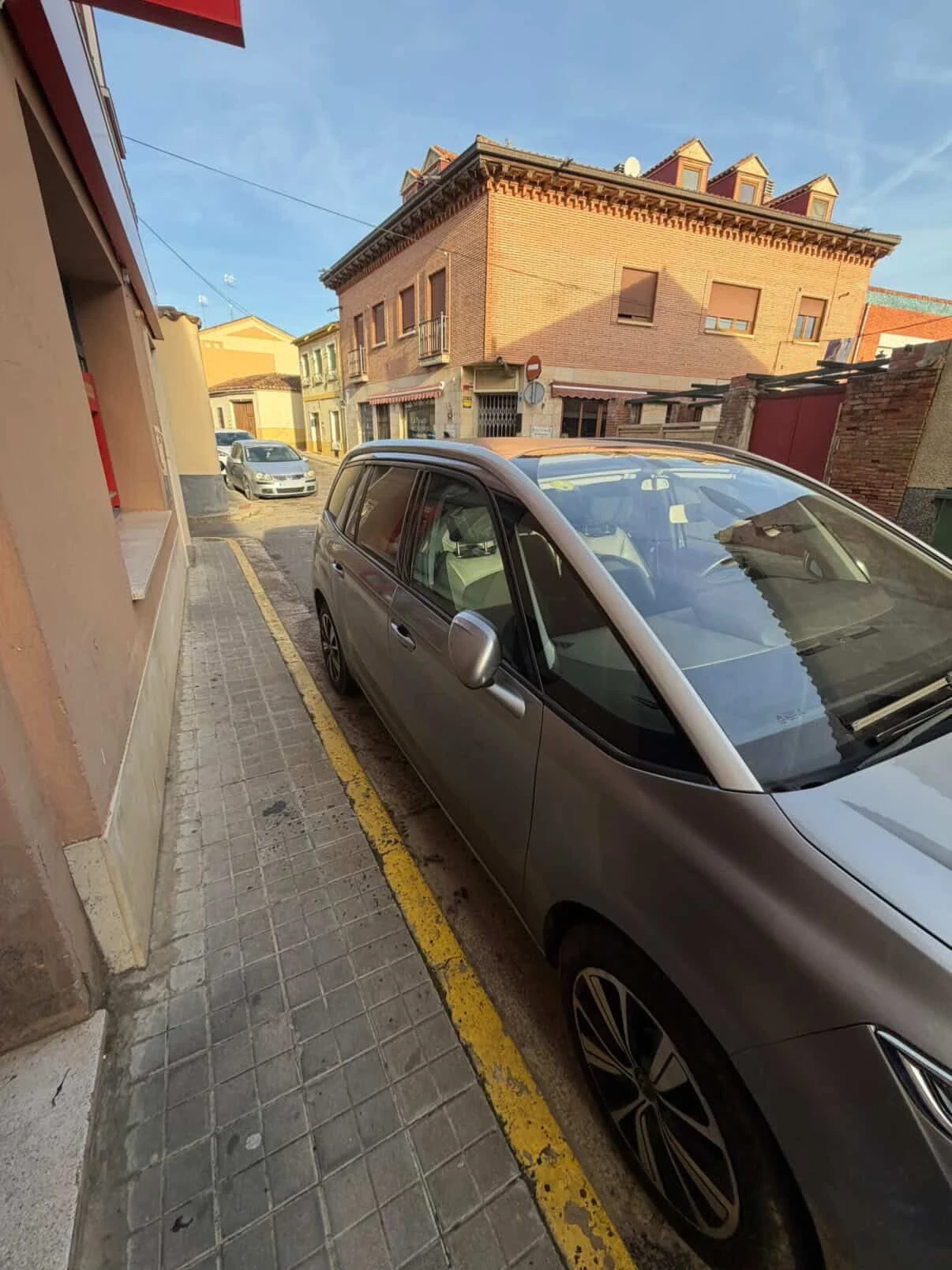 Citroen C4 Picasso Business 2.0 HDI 150 к.с., 7 места, ръчка - изображение 3