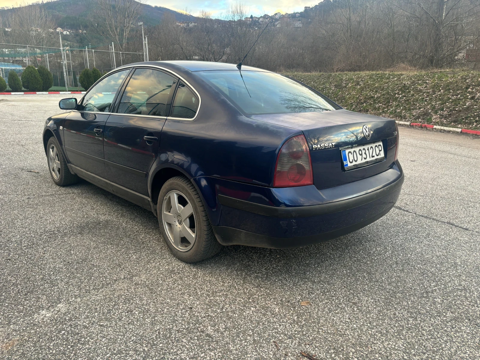 VW Passat, снимка 4 - Автомобили и джипове - 53739313