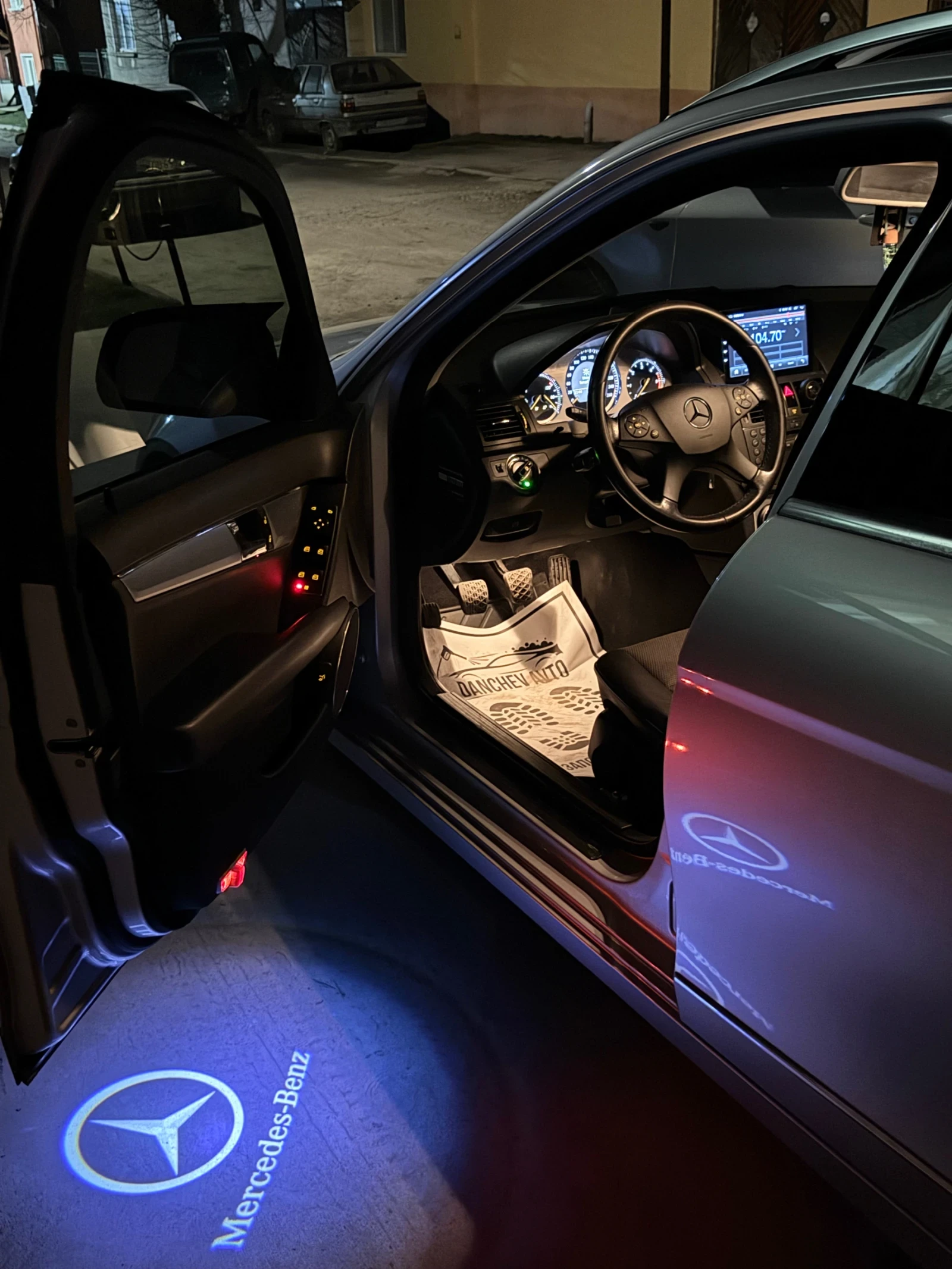 Mercedes-Benz C 220 2.2 170 OM 646 Avantgarde , снимка 7 - Автомобили и джипове - 53774309