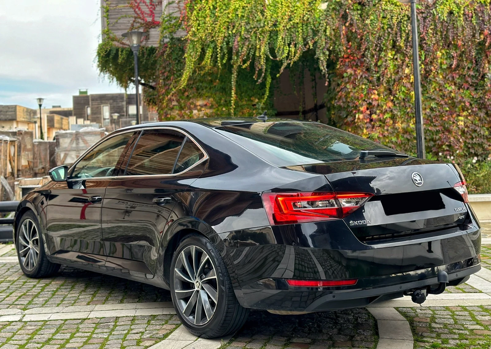 Skoda Superb 2.0TDI 190кс 4X4 * * Laurin&Klement* * , снимка 4 - Автомобили и джипове - 53911233