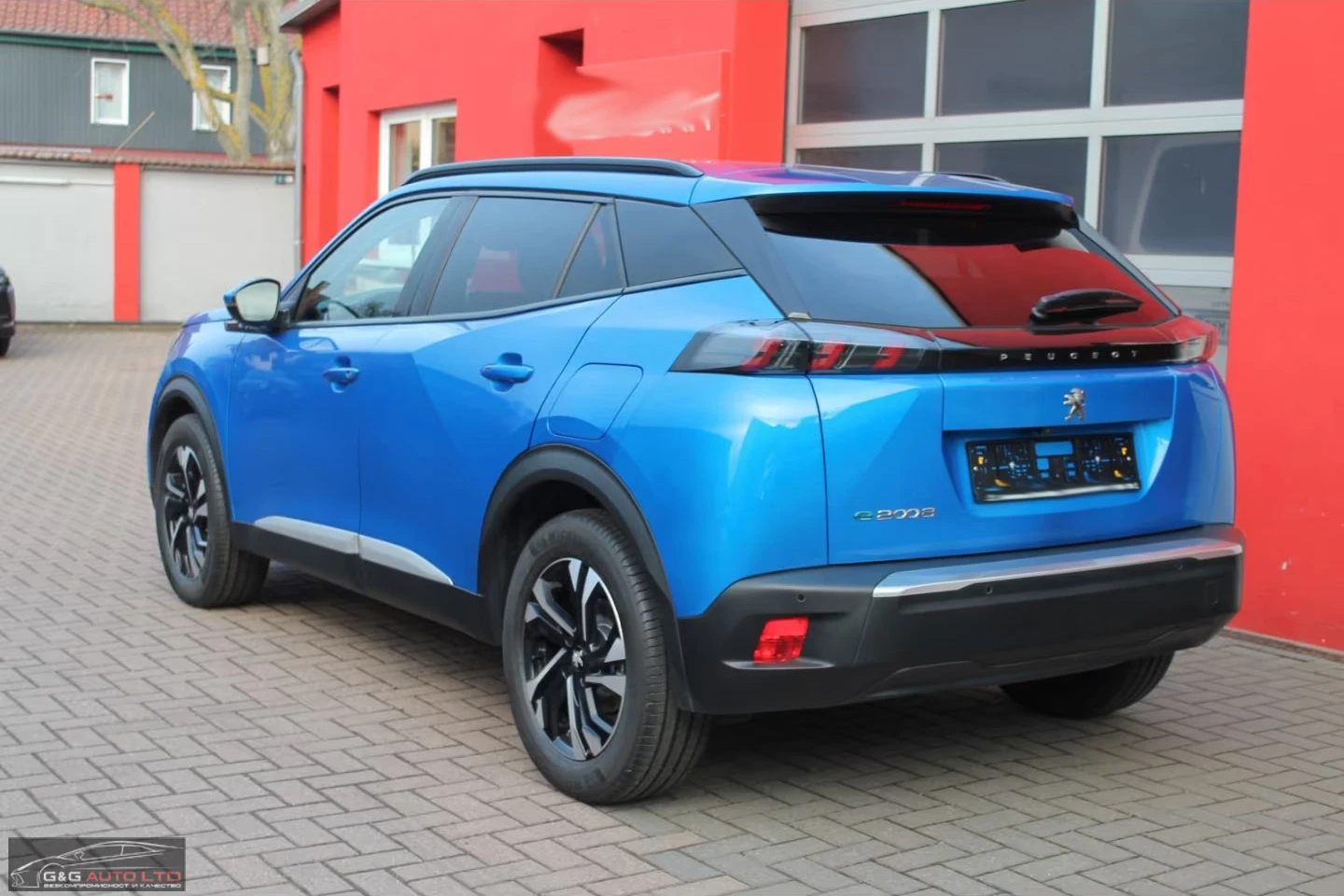 Peugeot 2008 e-ALLURE/136HP/CAM/NAVI/ACC/H.PUMP/958g, снимка 3 - Автомобили и джипове - 53913626