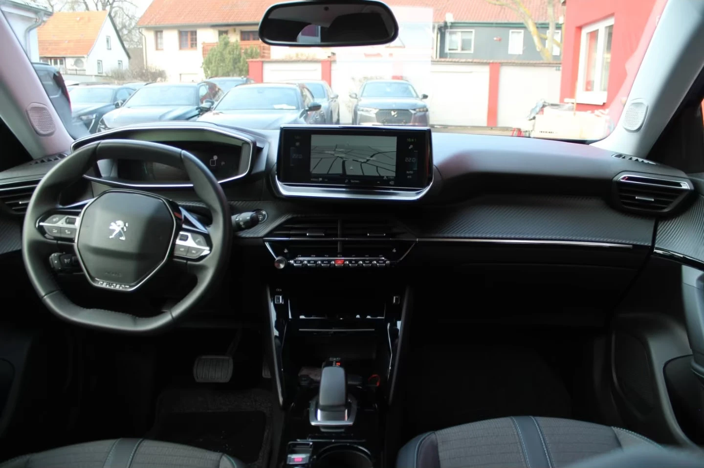 Peugeot 2008 e-ALLURE/136HP/CAM/NAVI/ACC/H.PUMP/958g, снимка 8 - Автомобили и джипове - 53913626