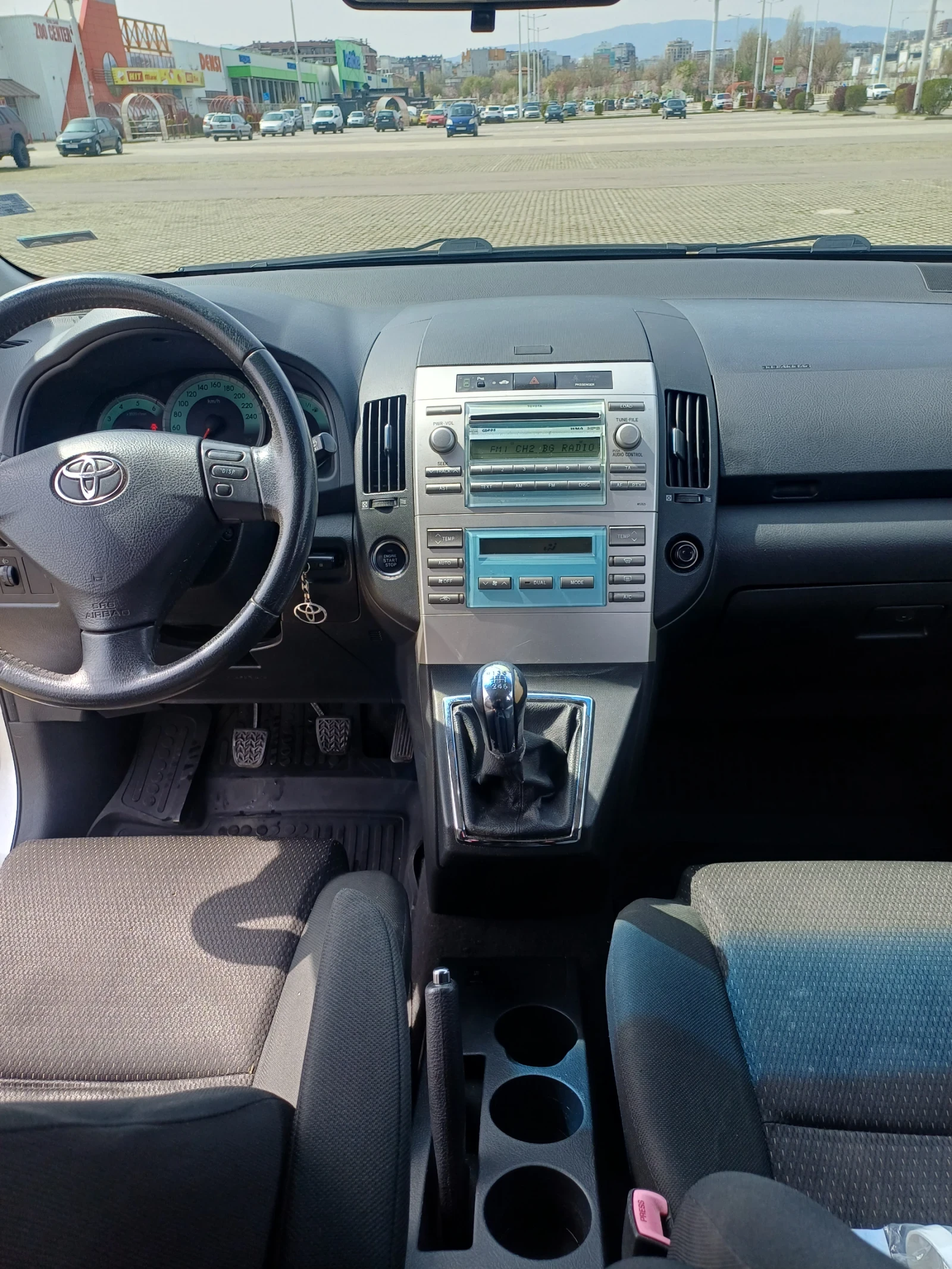 Toyota Corolla verso, снимка 14 - Автомобили и джипове - 54179926