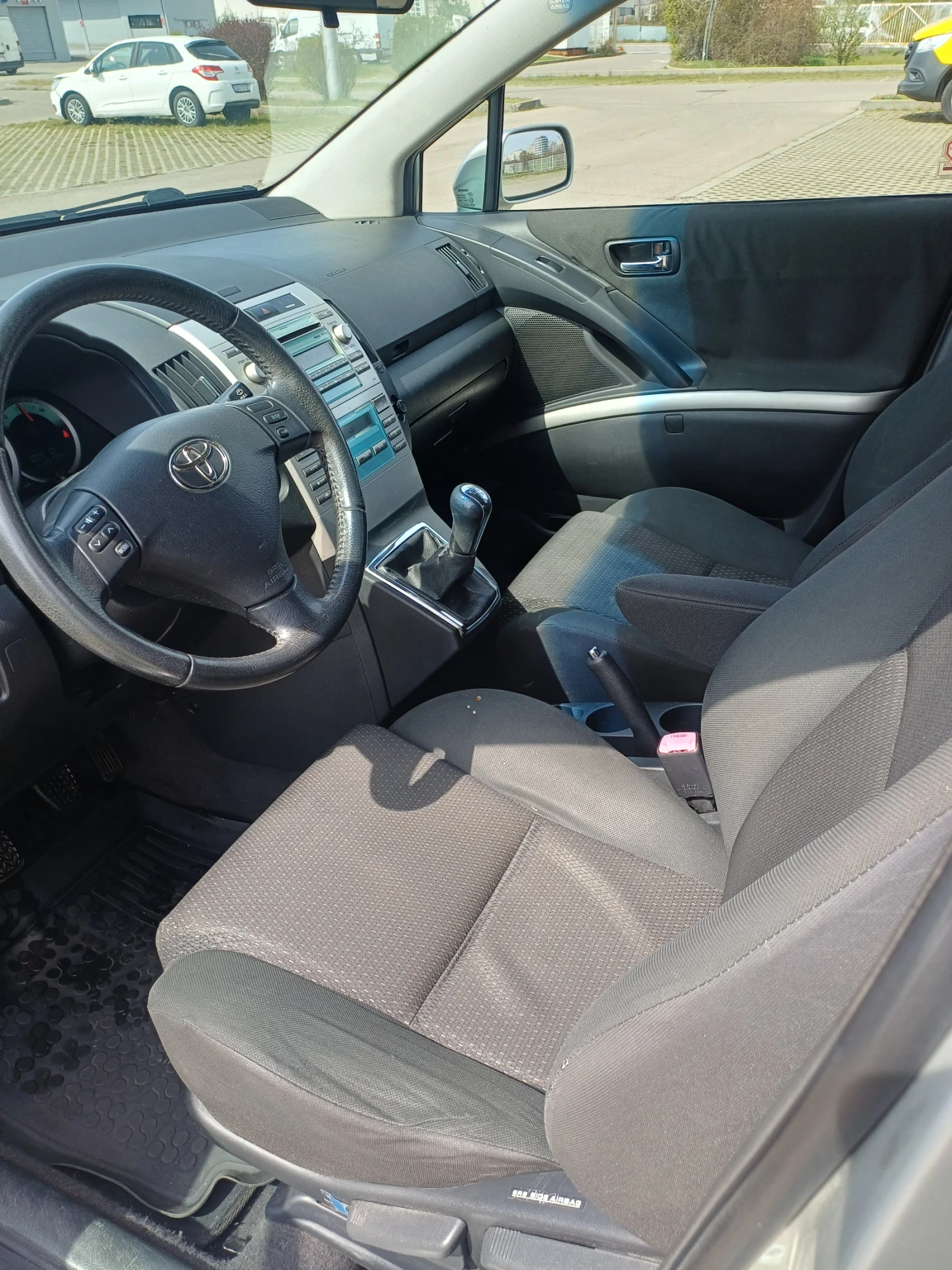 Toyota Corolla verso, снимка 9 - Автомобили и джипове - 54179926