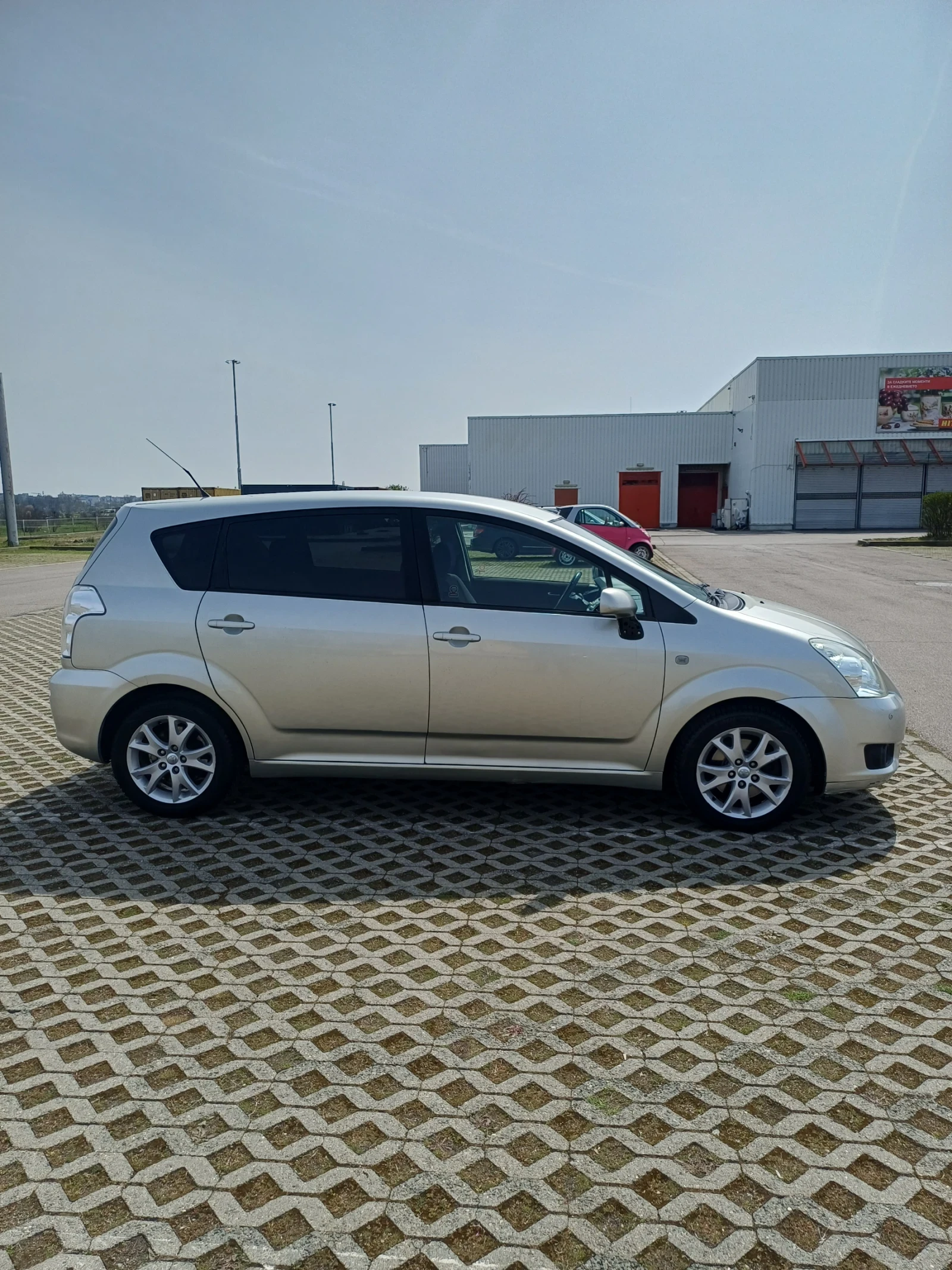 Toyota Corolla verso, снимка 3 - Автомобили и джипове - 54179926