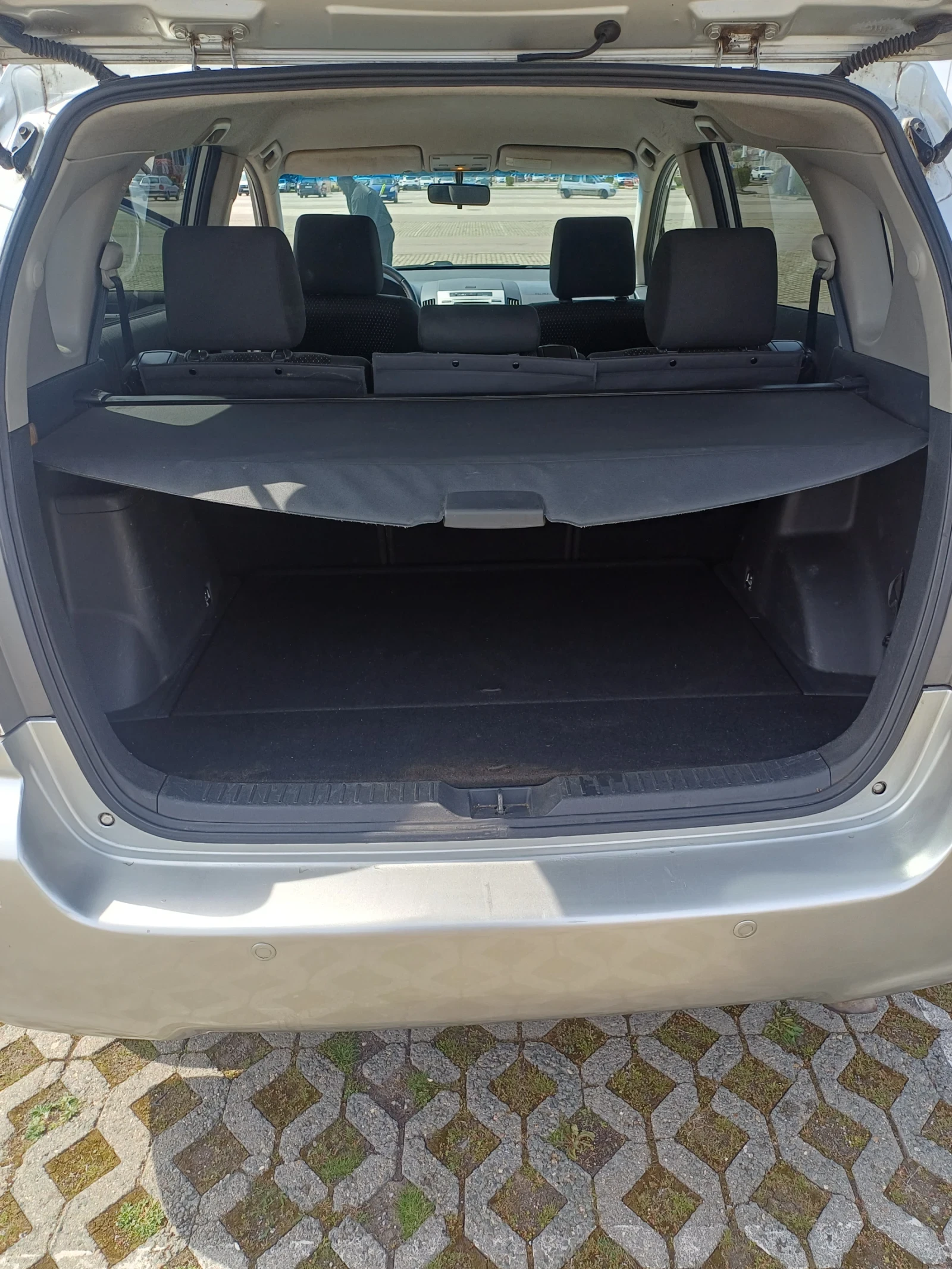 Toyota Corolla verso, снимка 11 - Автомобили и джипове - 54179926