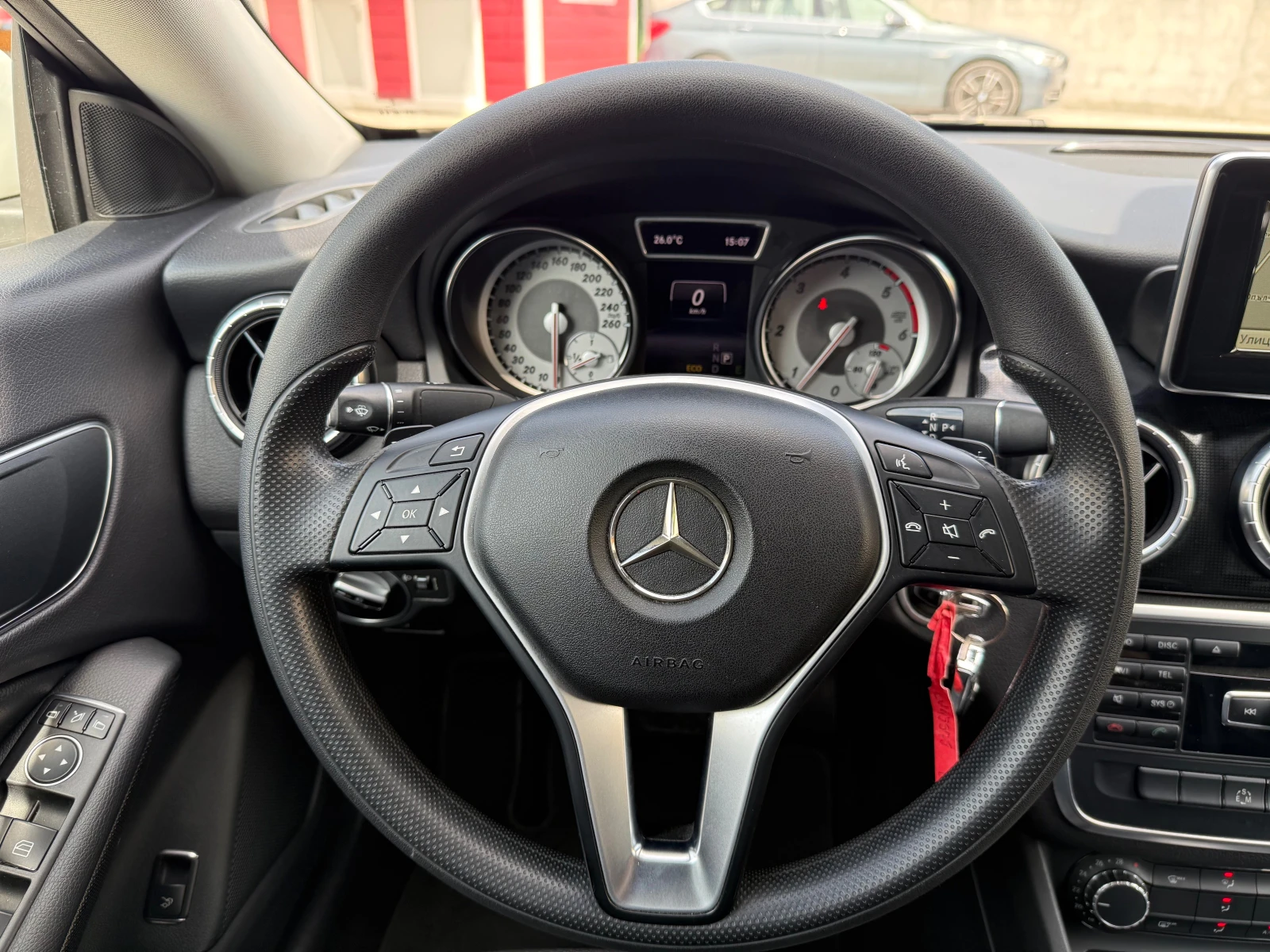 Mercedes-Benz CLA 200 d Executive !! 100%РЕАЛНИ КИЛОМЕТРИ - ДОКАЗУЕМИ!, снимка 12 - Автомобили и джипове - 54457221