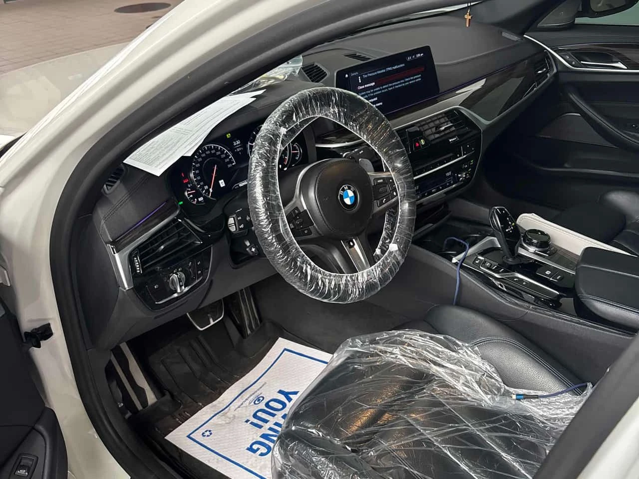 BMW 540 * xDrive * CARFAX * M PACK * HARMAN KARDON * , снимка 5 - Автомобили и джипове - 55317515