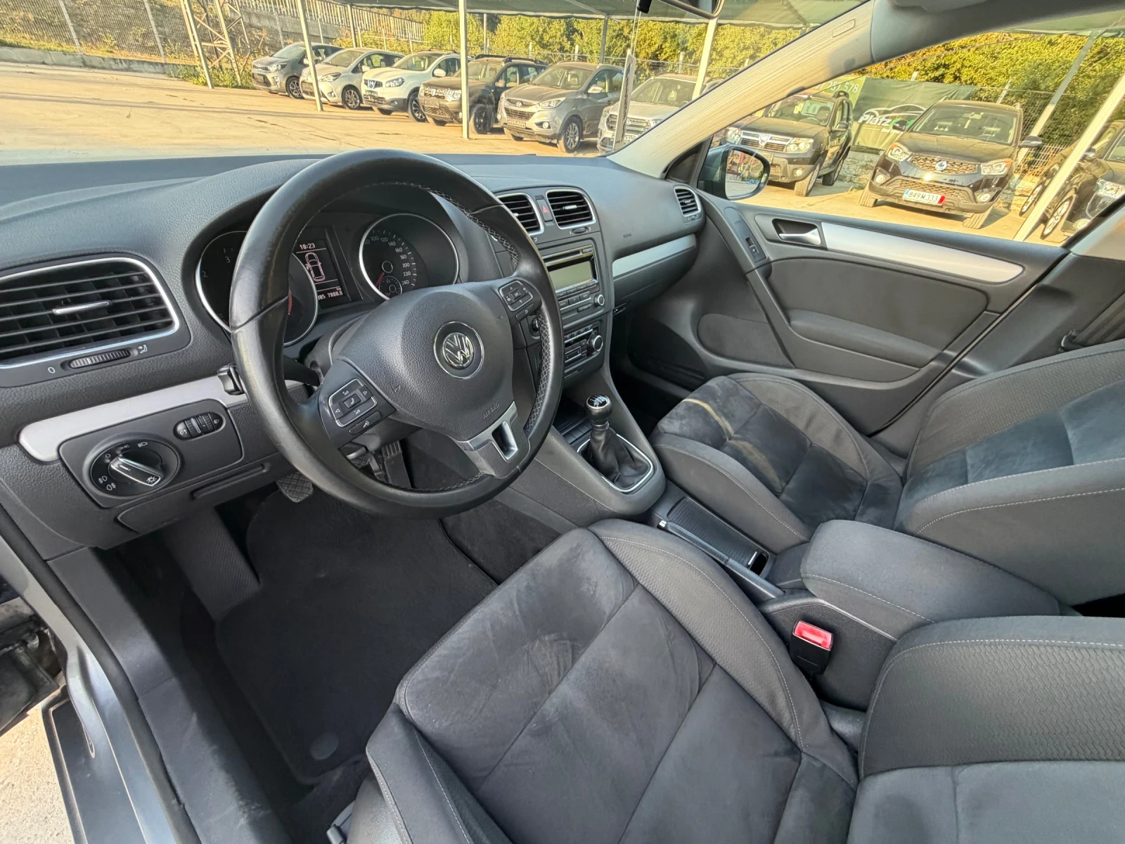 VW Golf 1.6TDI/Alcantara/210000km/, снимка 12 - Автомобили и джипове - 55590055