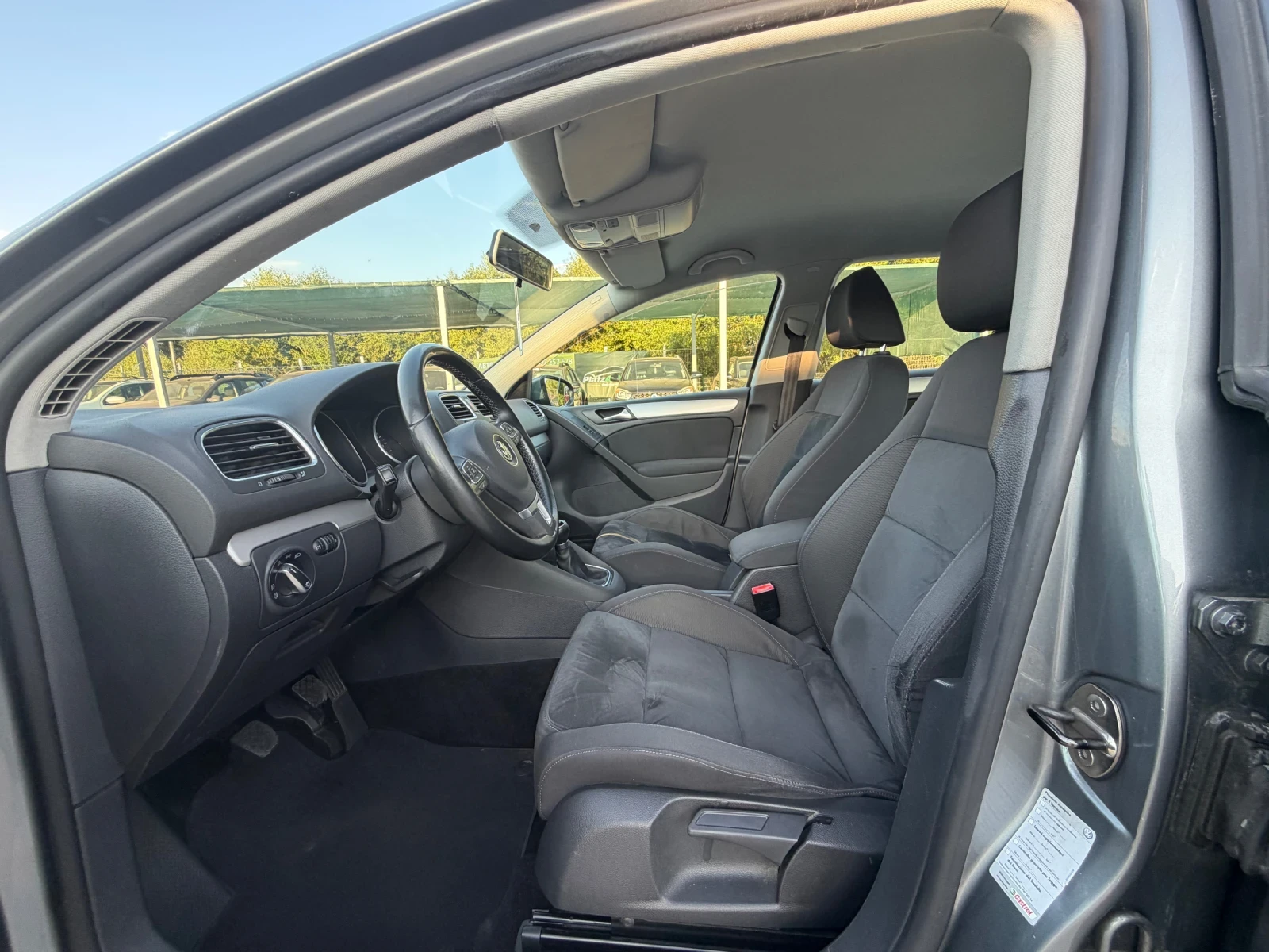 VW Golf 1.6TDI/Alcantara/210000km/, снимка 9 - Автомобили и джипове - 55590055