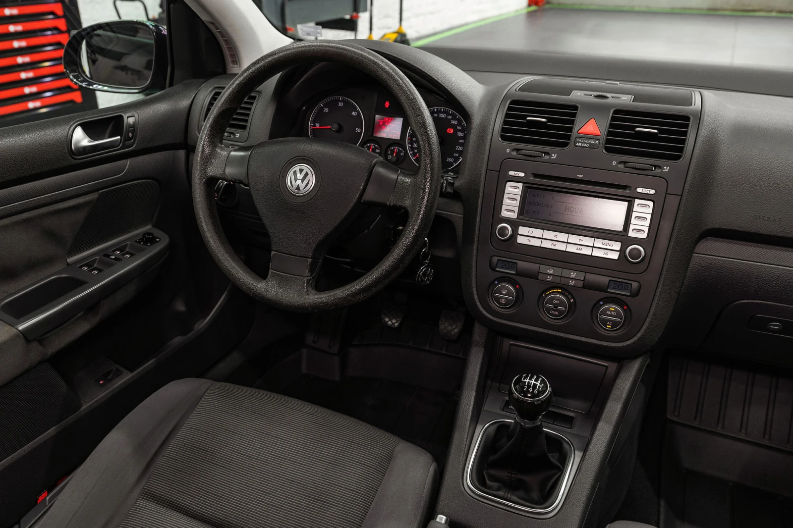 VW Golf 1.9TDI 6ск, снимка 11 - Автомобили и джипове - 55689049