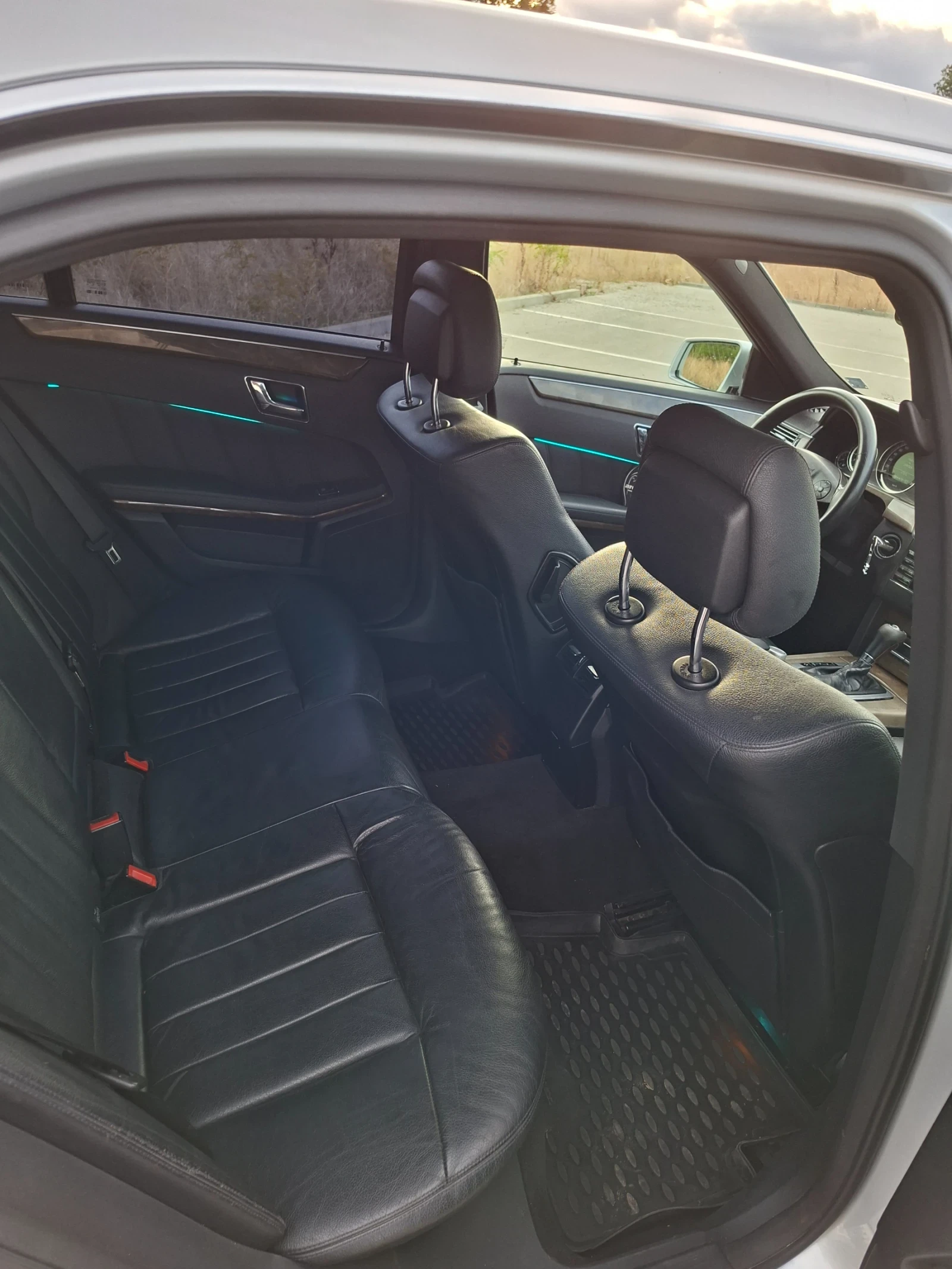 Mercedes-Benz E 220 CDI AMG, снимка 13 - Автомобили и джипове - 56259825