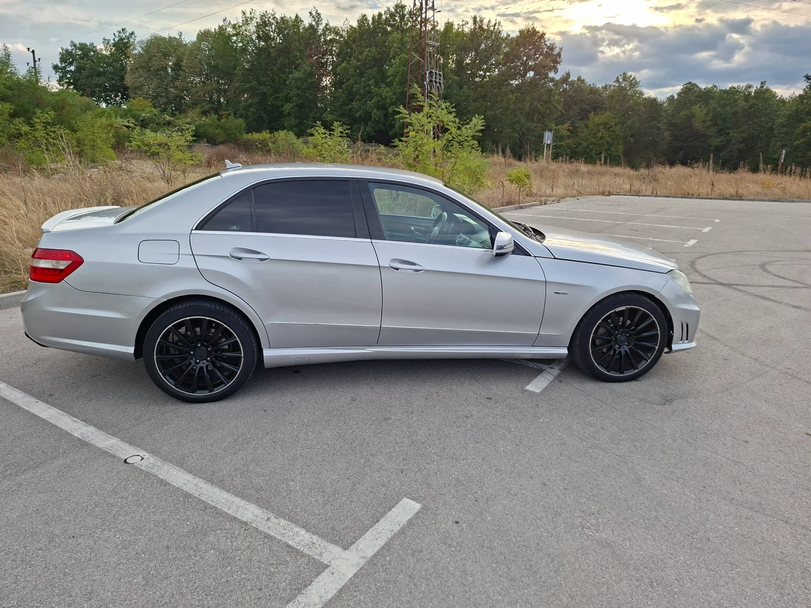 Mercedes-Benz E 220 CDI AMG, снимка 5 - Автомобили и джипове - 56259825
