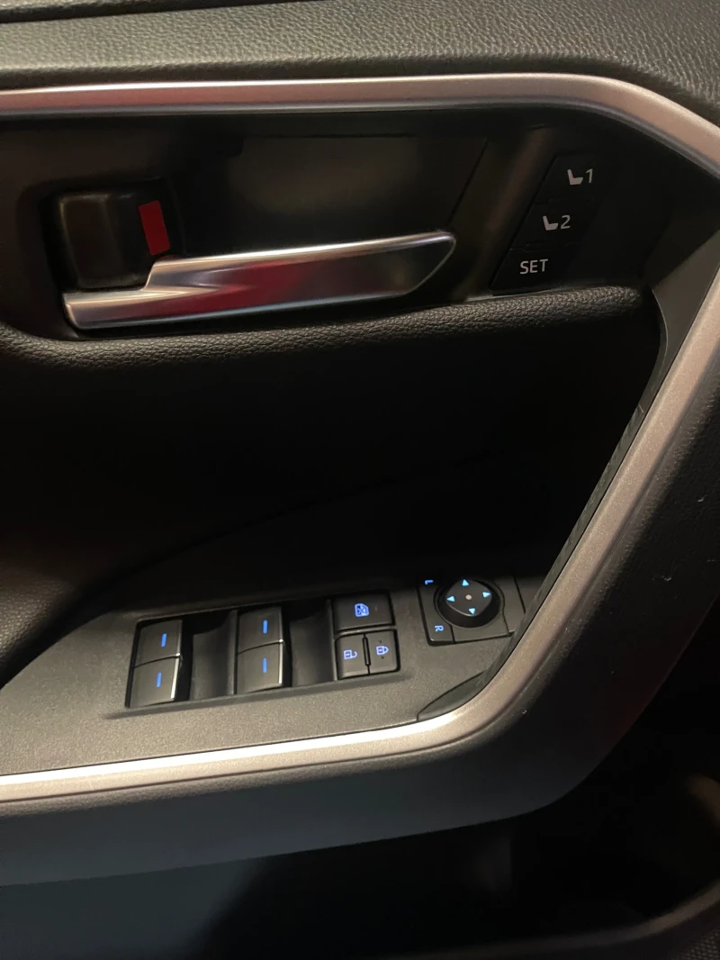 Toyota Rav4, снимка 6 - Автомобили и джипове - 53048499