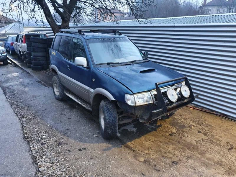 Nissan Terrano 2.7TDI/4X4/, снимка 4 - Автомобили и джипове - 46834330