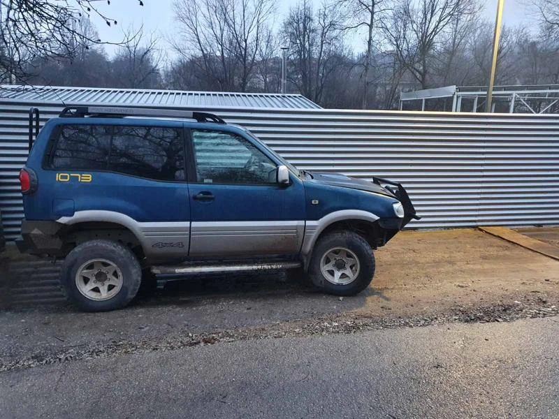 Nissan Terrano 2.7TDI/4X4/, снимка 1 - Автомобили и джипове - 46834330