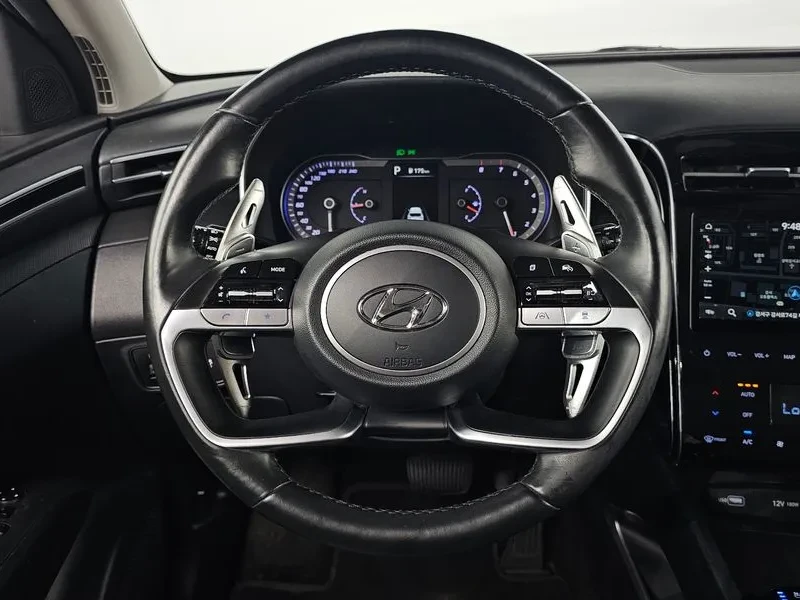 Hyundai Tucson 1.6T 2WD , снимка 12 - Автомобили и джипове - 55802074